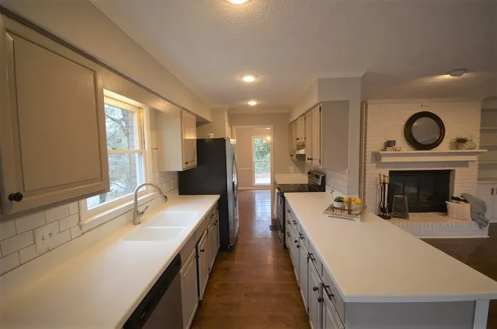 1444 McKinley Ave photo 5