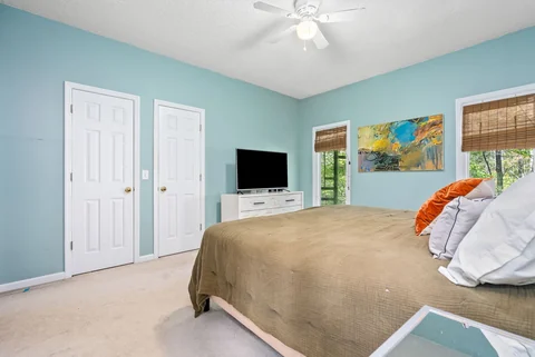 351 Butternut Dr - Bedroom
