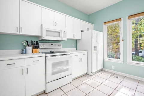 351 Butternut Dr - Kitchen appliances