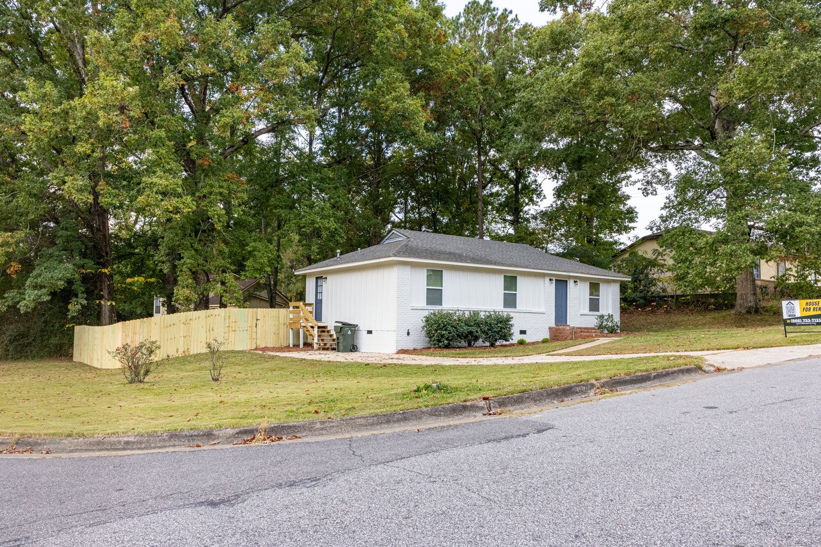 555 Pride Ave photo 2