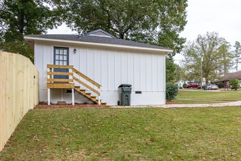 555 Pride Ave - Back exterior