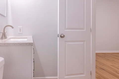 555 Pride Ave - Bathroom vanity