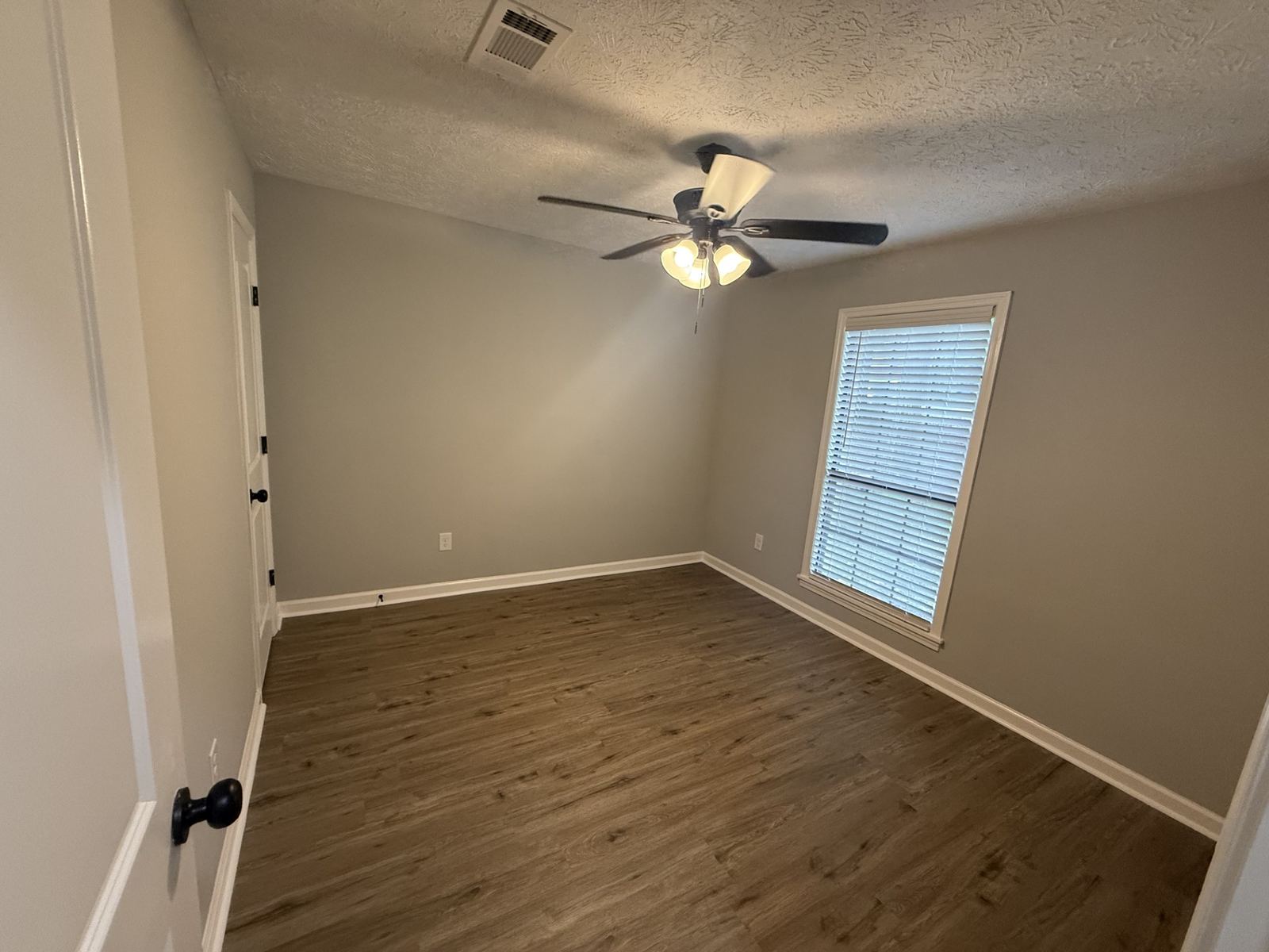 924 Pleasant Ave photo 8
