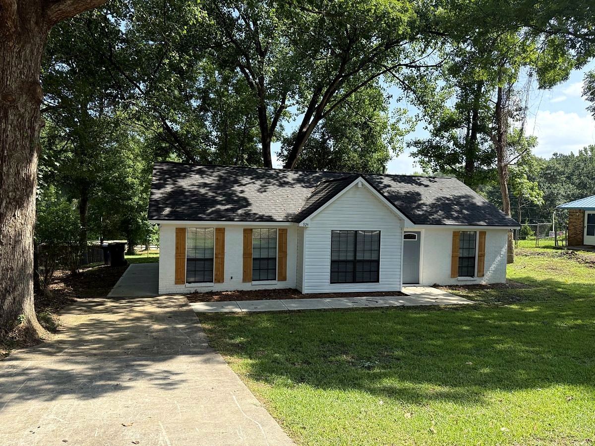 Large rental house with brick columns
