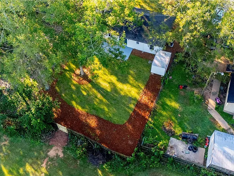 932 Pleasant Ave photo 17