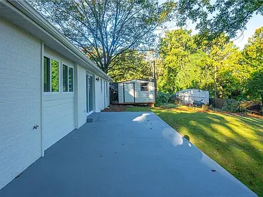 932 Pleasant Ave photo 3